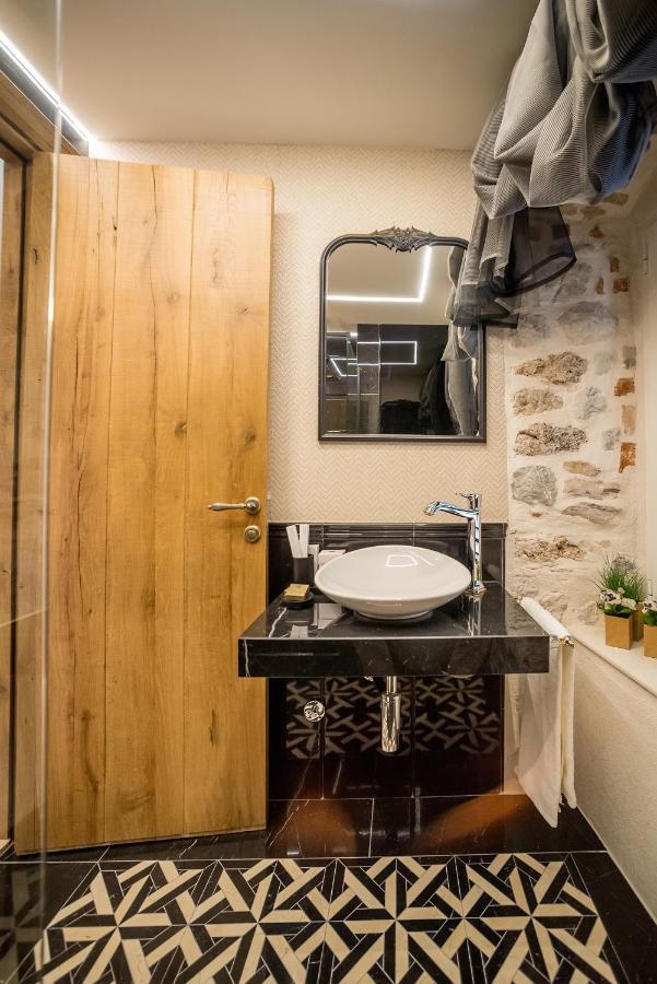 Apartments Hun Kotor Eksteriør billede