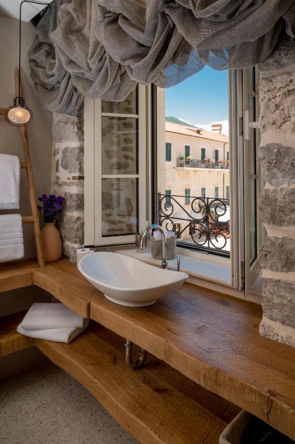 Apartments Hun Kotor Eksteriør billede