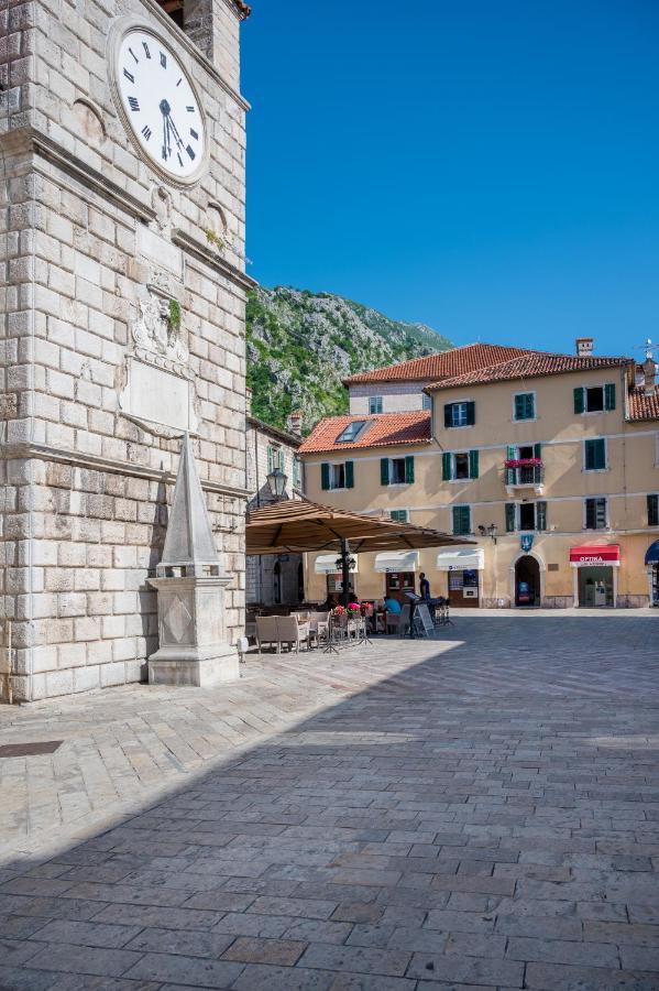 Apartments Hun Kotor Eksteriør billede