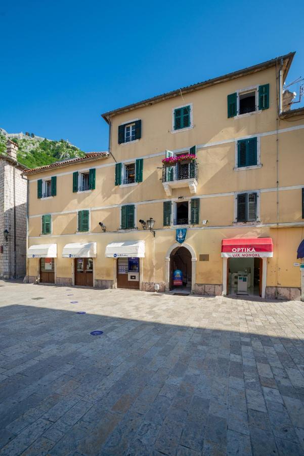 Apartments Hun Kotor Eksteriør billede