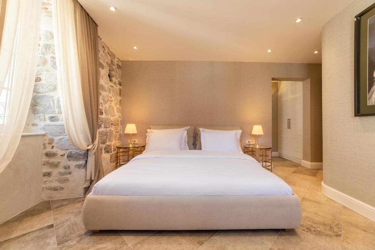 Apartments Hun Kotor Eksteriør billede